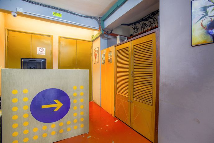 Imagen de los interiores del Hotel SPOT ON 89788 Musafir Transit. Foto 16