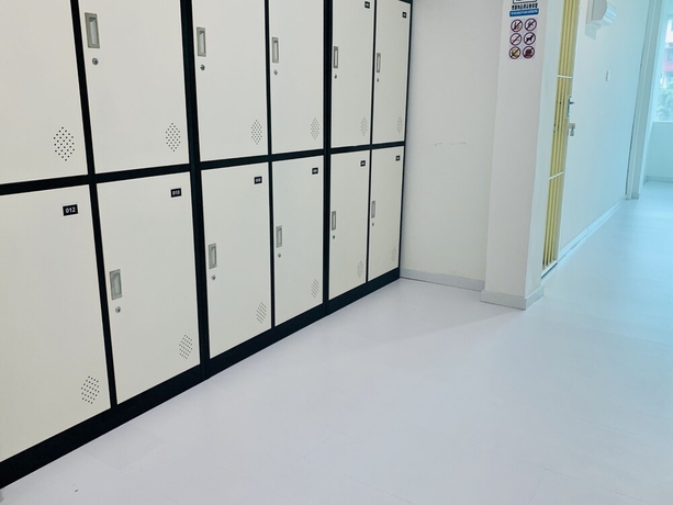 Imagen de los interiores del Hotel SPOT ON 89900 Jesselton Capsule Inn. Foto 19