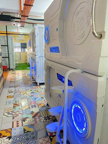 Imagen general del Hotel SPOT ON 90051 ZZZ Sleep Mode Capsule. Foto 12