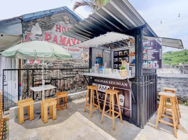 Imagen del bar/restaurante del Hotel SPOT ON 90156 Ramayana. Foto 4