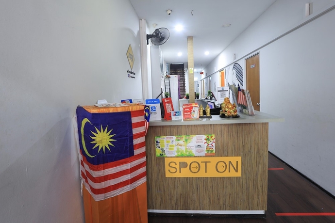 Imagen de los interiores del Hotel SPOT ON 90236 Zigzag Travellers Home - Hostel. Foto 15