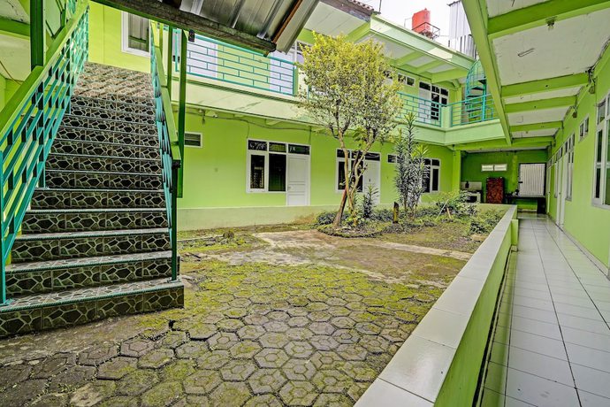 Imagen de los interiores del Hotel SPOT ON 91325 Pondok Hijau Guest House Syariah. Foto 14