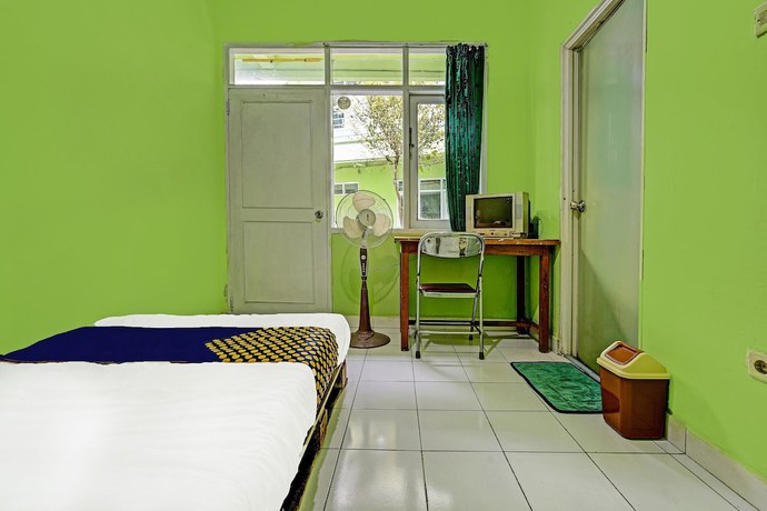 Imagen de la habitación del Hotel SPOT ON 91325 Pondok Hijau Guest House Syariah. Foto 7