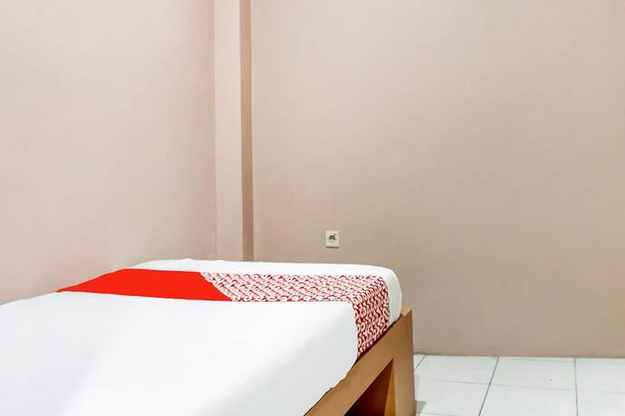 Imagen general del Hotel SPOT ON 91336 Guesthouse Tarumanegara. Foto 7