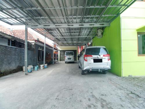 Imagen general del Hotel SPOT ON 91606 Nadin Guest House Syariah. Foto 8
