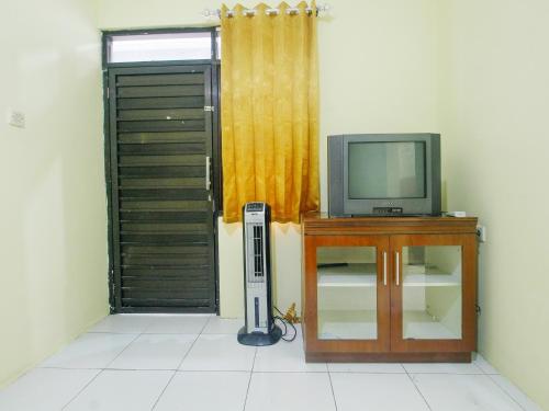 Imagen general del Hotel SPOT ON 91606 Nadin Guest House Syariah. Foto 14