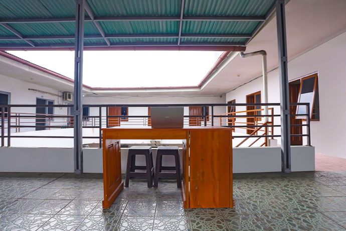 Imagen de los interiores del Hotel SPOT ON 92421 City Kost Syariah. Foto 18