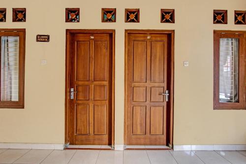 Imagen general del Hotel SPOT ON 92515 Timoti Guest House. Foto 11