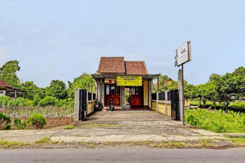 Imagen general del Hotel SPOT ON 92515 Timoti Guest House. Foto 16