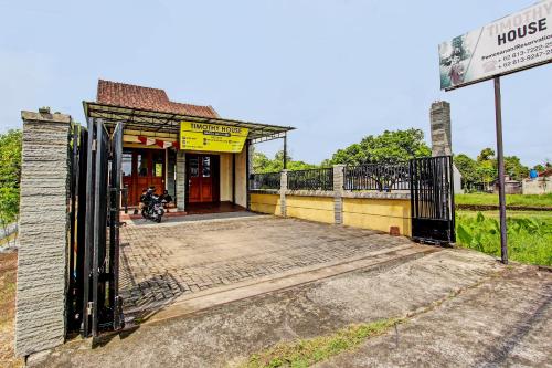 Imagen general del Hotel SPOT ON 92515 Timoti Guest House. Foto 18