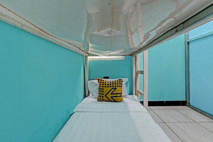 Imagen general del Hotel SPOT ON 92611 Lobak Hostel Capsule. Foto 18