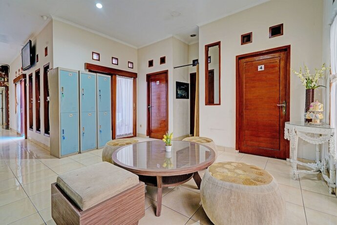 Imagen general del Hotel SPOT ON 92975 Aria Hostel Capsul Cihampelas. Foto 16