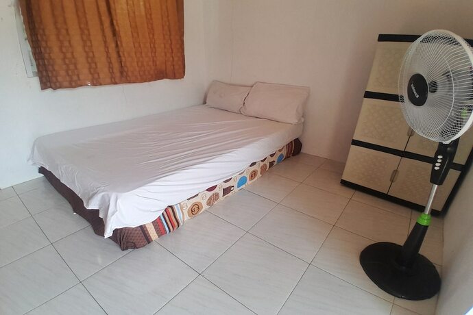 Imagen de la habitación del Hotel SPOT ON 93410 Wisma Bintang Jepara. Foto 18