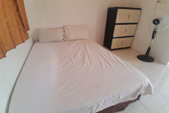 Imagen de la habitación del Hotel SPOT ON 93410 Wisma Bintang Jepara. Foto 19