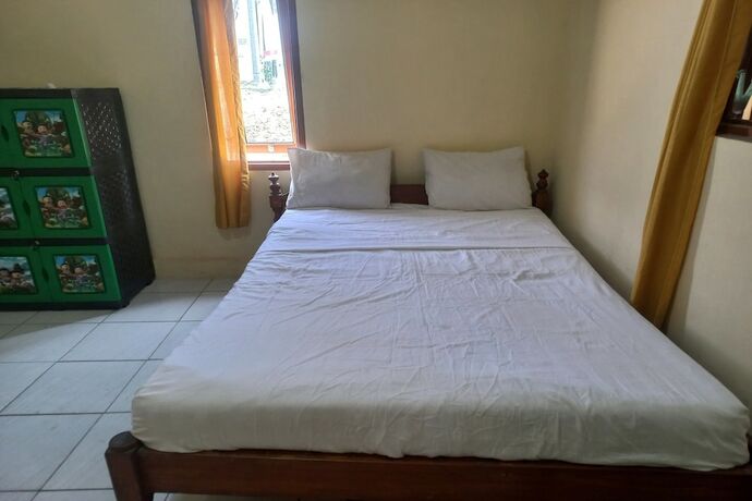 Imagen de la habitación del Hotel SPOT ON 93542 Suripah Kostel Syariah. Foto 18