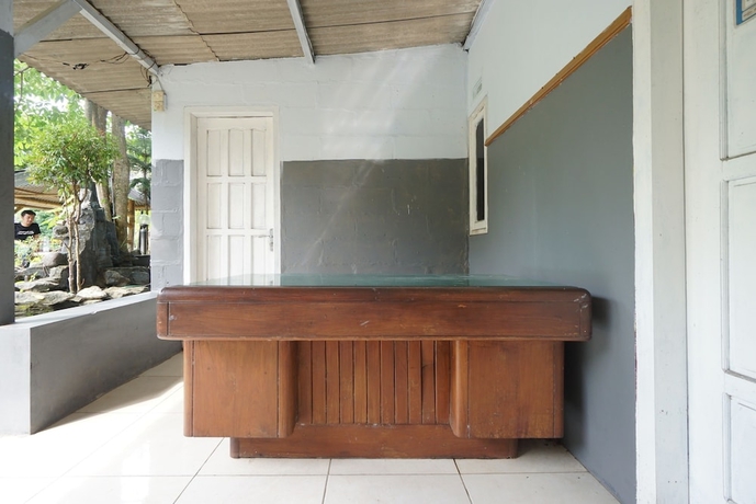 Imagen de los interiores del Hotel SPOT ON 93620 Anisa Homestay Syariah. Foto 16