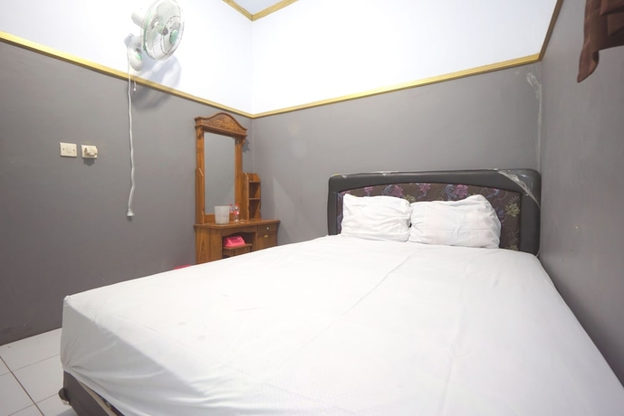 Imagen de la habitación del Hotel SPOT ON 93620 Anisa Homestay Syariah. Foto 7