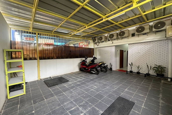 Imagen de los interiores del Hotel SPOT ON 93624 Damai 3 Guest House. Foto 5