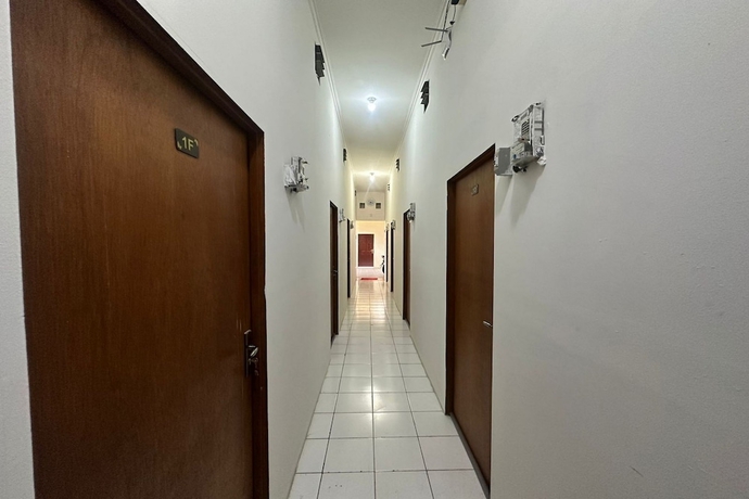 Imagen de los interiores del Hotel SPOT ON 93624 Damai 3 Guest House. Foto 8