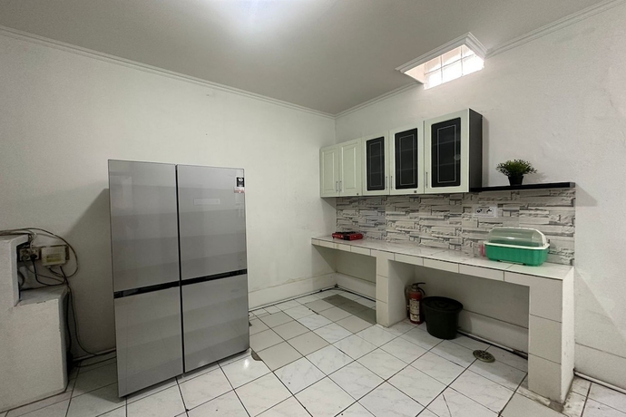 Imagen de los interiores del Hotel SPOT ON 93624 Damai 3 Guest House. Foto 12