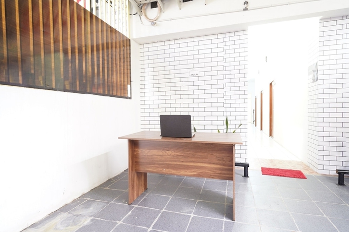 Imagen de los interiores del Hotel SPOT ON 93624 Damai 3 Guest House. Foto 19