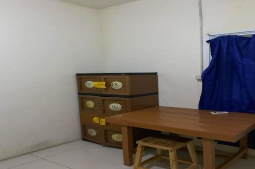 Imagen de la habitación del Hotel SPOT ON 93827 Rumah Kost Harapan Indah. Foto 20