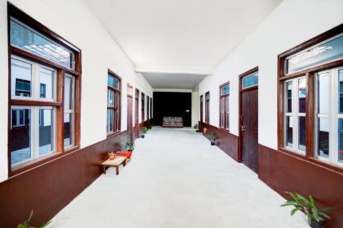 Imagen general del Hotel SPOT ON Lakshya Ghatampur. Foto 4
