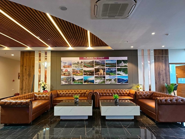 Imagen de los interiores del Hotel SPT Clarks Inn Suite Mandi. Foto 15