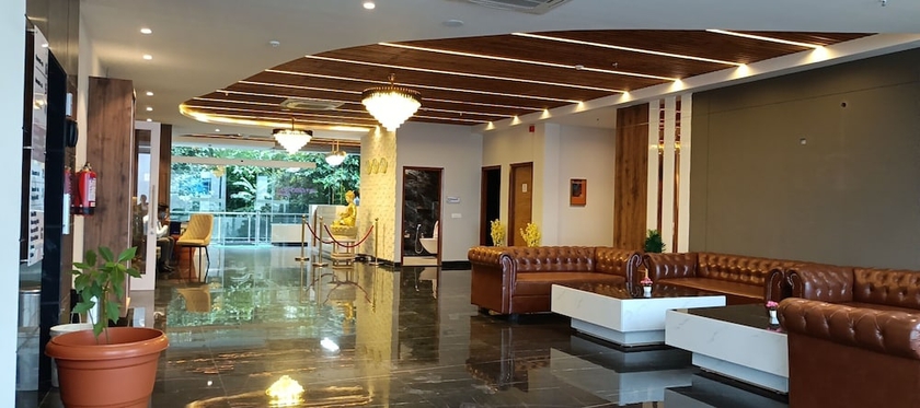 Imagen de los interiores del Hotel SPT Clarks Inn Suite Mandi. Foto 17