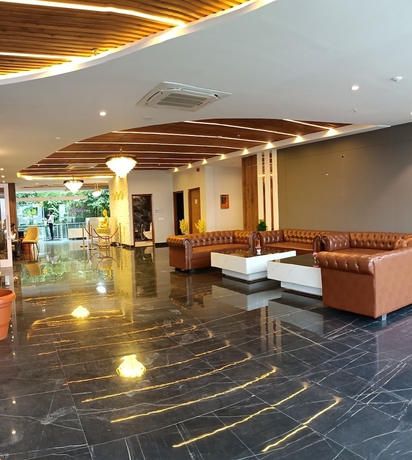 Imagen del bar/restaurante del Hotel SPT Clarks Inn Suite Mandi. Foto 2