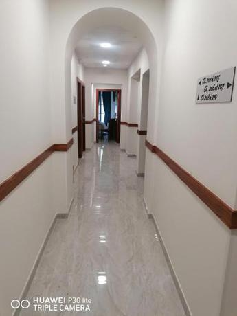 Imagen general del Hotel SQUARE HOTEL, Nimes. Foto 14