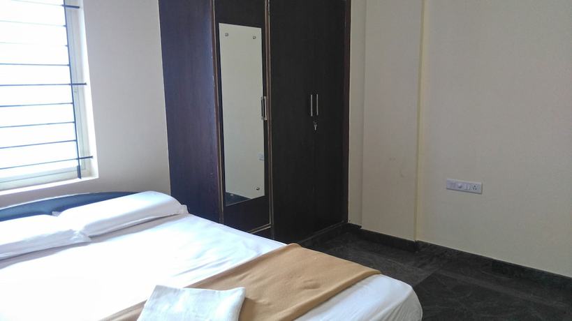 Imagen de la habitación del Hotel SR Comfort. Foto 13