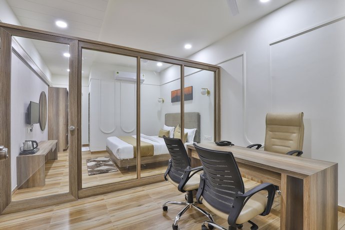 Imagen de la habitación del Hotel SR Regency. Foto 5