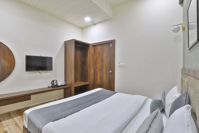 Imagen de la habitación del Hotel SR Regency. Foto 7