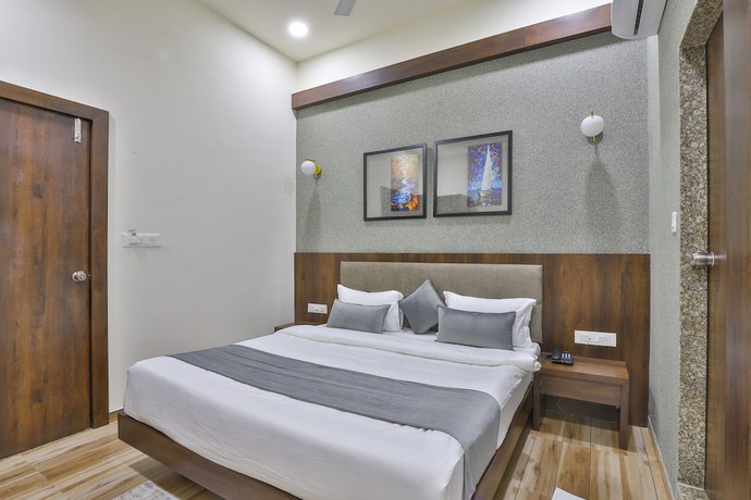 Imagen de la habitación del Hotel SR Regency. Foto 11