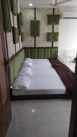 Imagen de la habitación del Hotel SR Siddhivinayak. Foto 1