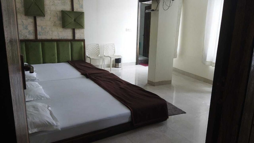 Imagen de la habitación del Hotel SR Siddhivinayak. Foto 8