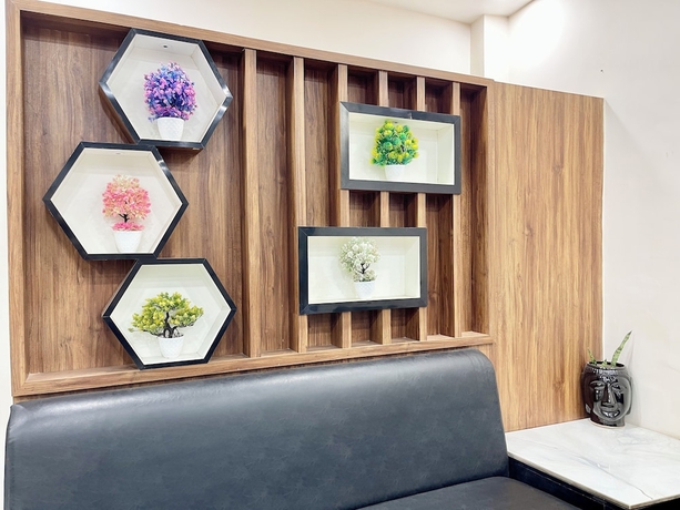 Imagen de los interiores del Hotel SRK - near Temple. Foto 16