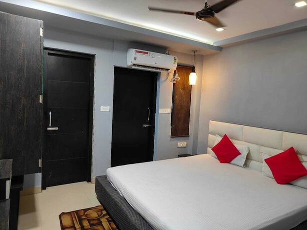 Imagen de la habitación del Hotel SSJ PREMIUM. Foto 16