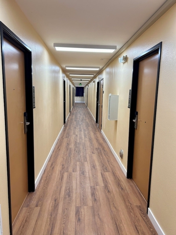 Imagen de los interiores del Hotel STAR INN, Maywood. Foto 15