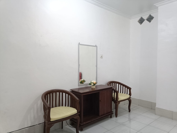 Imagen de la habitación del Hotel STIPRAM Kaliurang Yogyakarta. Foto 2