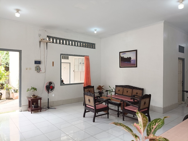 Imagen de los interiores del Hotel STIPRAM Kaliurang Yogyakarta. Foto 13