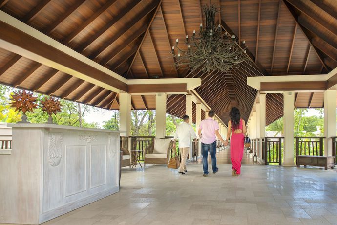 Imagen de los interiores del Hotel STORY Seychelles. Foto 17