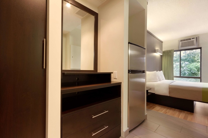 Imagen de la habitación del Hotel STUDIO 6 TORONTO. Foto 8