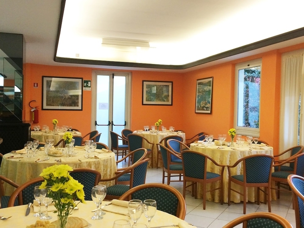 Imagen del bar/restaurante del Hotel SUD EST. Foto 2