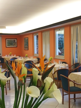 Imagen del bar/restaurante del Hotel SUD EST. Foto 3
