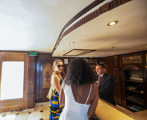Imagen de los interiores del Hotel SUNRISE Terramar Cruise. Foto 17
