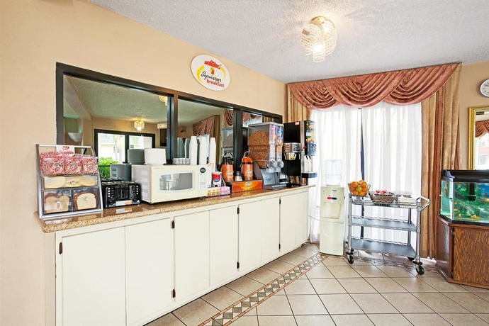 Imagen del bar/restaurante del Hotel SUPER 8 LOS ANGELES - ALHAMBRA. Foto 2