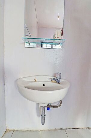 Imagen general del Hotel SUPER OYO 1356 Gusti Residence. Foto 12