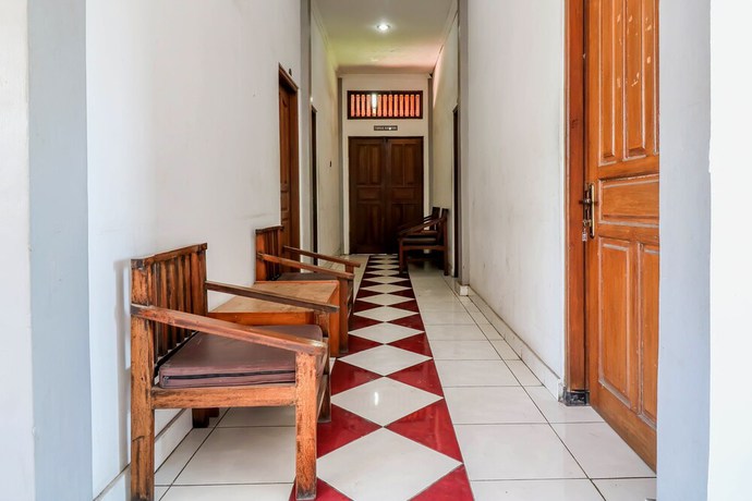 Imagen de los interiores del Hotel SUPER OYO 1927 Candra Adigraha. Foto 19